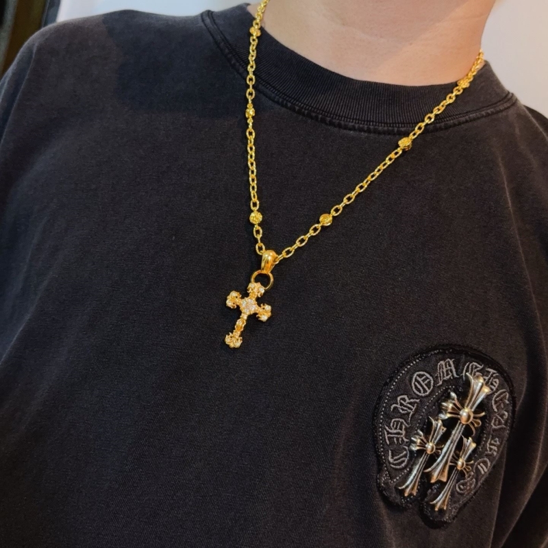 Ch*0me He**ts necklaces